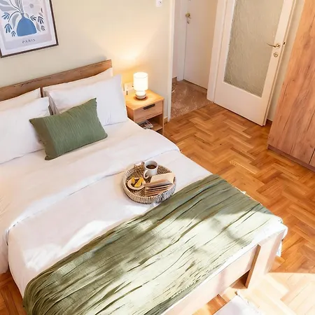 Agias Sofias Grand Apartament Saloniki