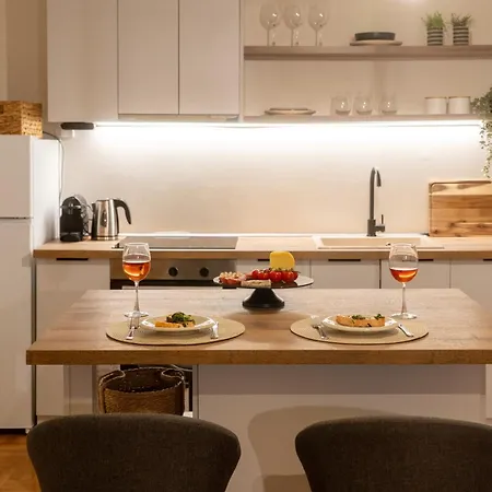 Agias Sofias Grand Apartament Saloniki