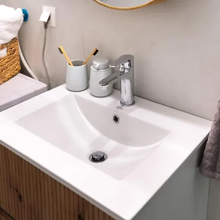 Agias Sofias Grand Apartament Saloniki